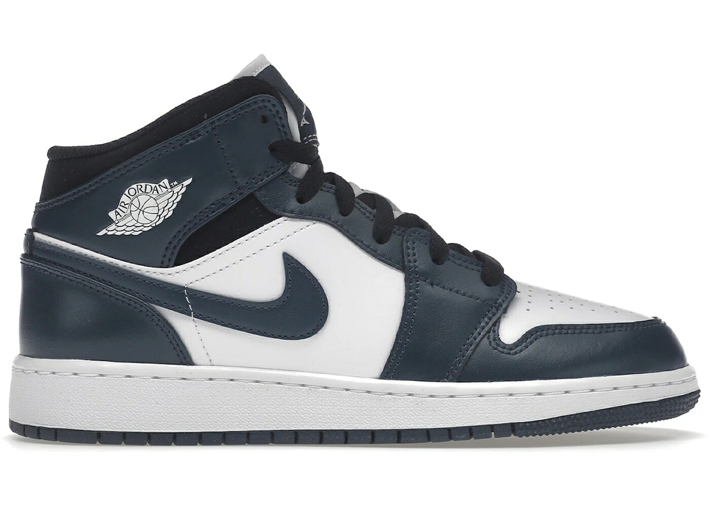 ナイキ ジョーダン ミッド 紺色 ネイビー 白色 ホワイト 黒色 ブラック ジュニア キッズ JORDAN 1 MID ARMORY NAVY (GS) / ARMORY NAVY WHITE BLACK ベビー マタニティ スニーカー｜スニケス
