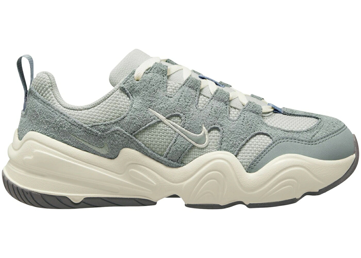 ナイキ テック 緑 緑であること しろがね色 しろがね色 WOMEN\u0027S スニーカー レディース NIKE TECH HERA MICA GREEN (WOMEN\u0027S) / LIGHT SILVER SAIL FLAT PEWTER