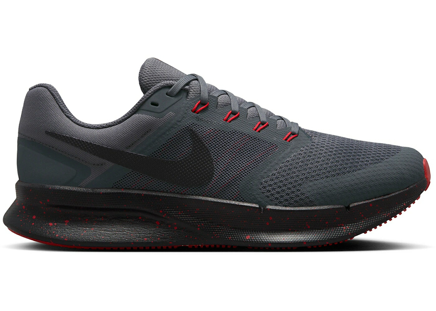 ナイキ ラン 灰色 グレー 赤 レッド 黒色 ブラック スニーカー メンズ NIKE RUN SWIFT 3 DARK GREY UNIVERSITY RED BLACK / DARK GREY UNIVERSITY RED BLACK