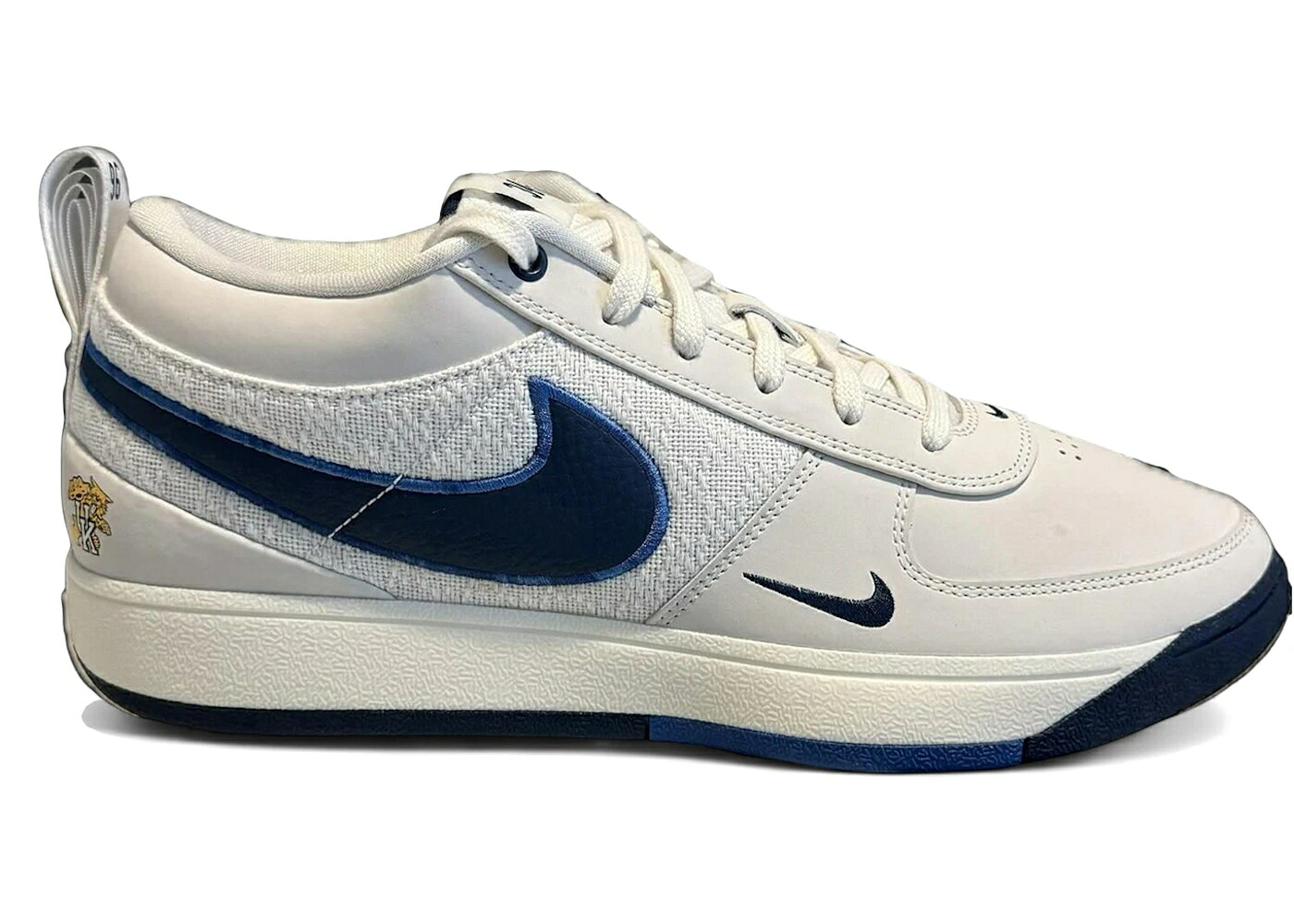 ナイキ ケンタッキー ワイルドキャッツ 白色 ホワイト 紺色 ネイビー スニーカー メンズ NIKE BOOK 1 KENTUCKY WILDCATS HOME PE / SUMMIT WHITE NAVY MOUNTAIN