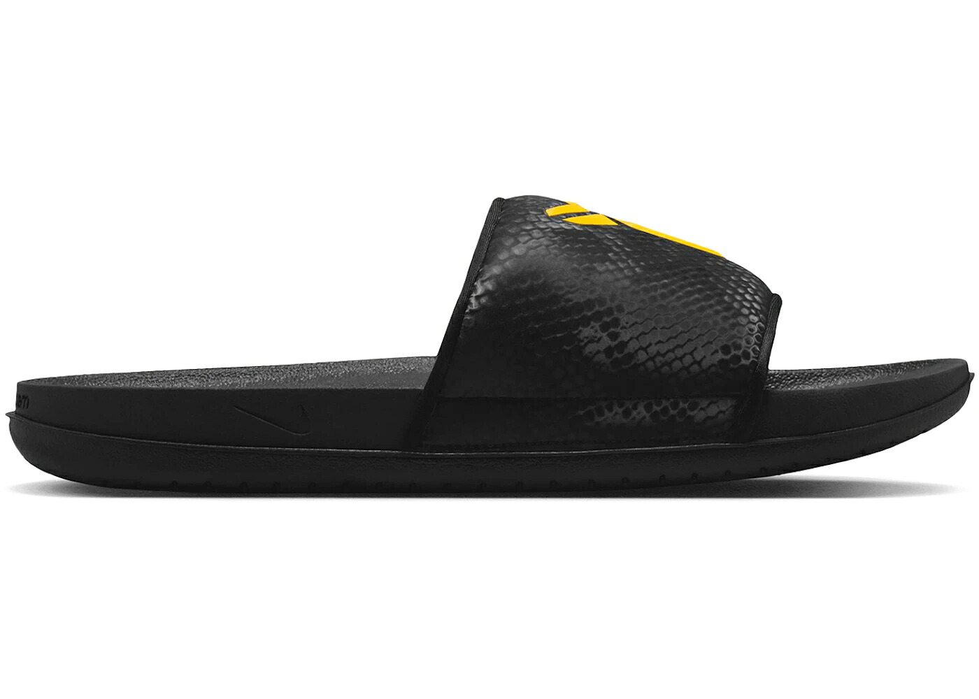ナイキ コービー サンダル 黒色 ブラック ゴールド スニーカー メンズ NIKE KOBE OFFCOURT SLIDE BLACK UNIVERSITY GOLD / BLACK UNIVERSITY GOLD