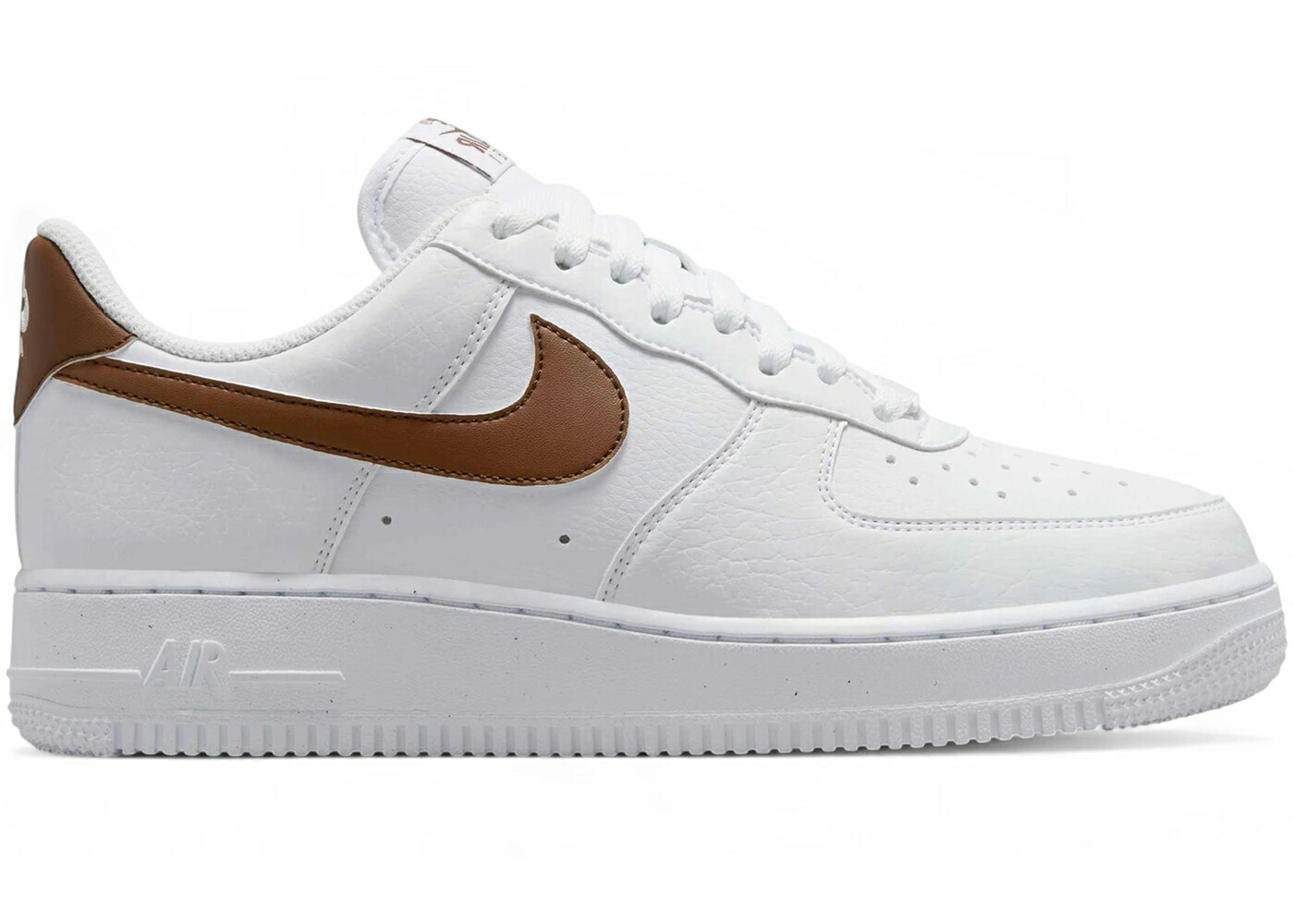 ナイキ 白色 ホワイト 茶色 ブラウン エアフォース 07 WOMEN スニーカー レディース NIKE AIR FORCE 1 LOW NEXT NATURE WHITE FAUNA BROWN (WOMEN) / WHITE FAUNA BROWN