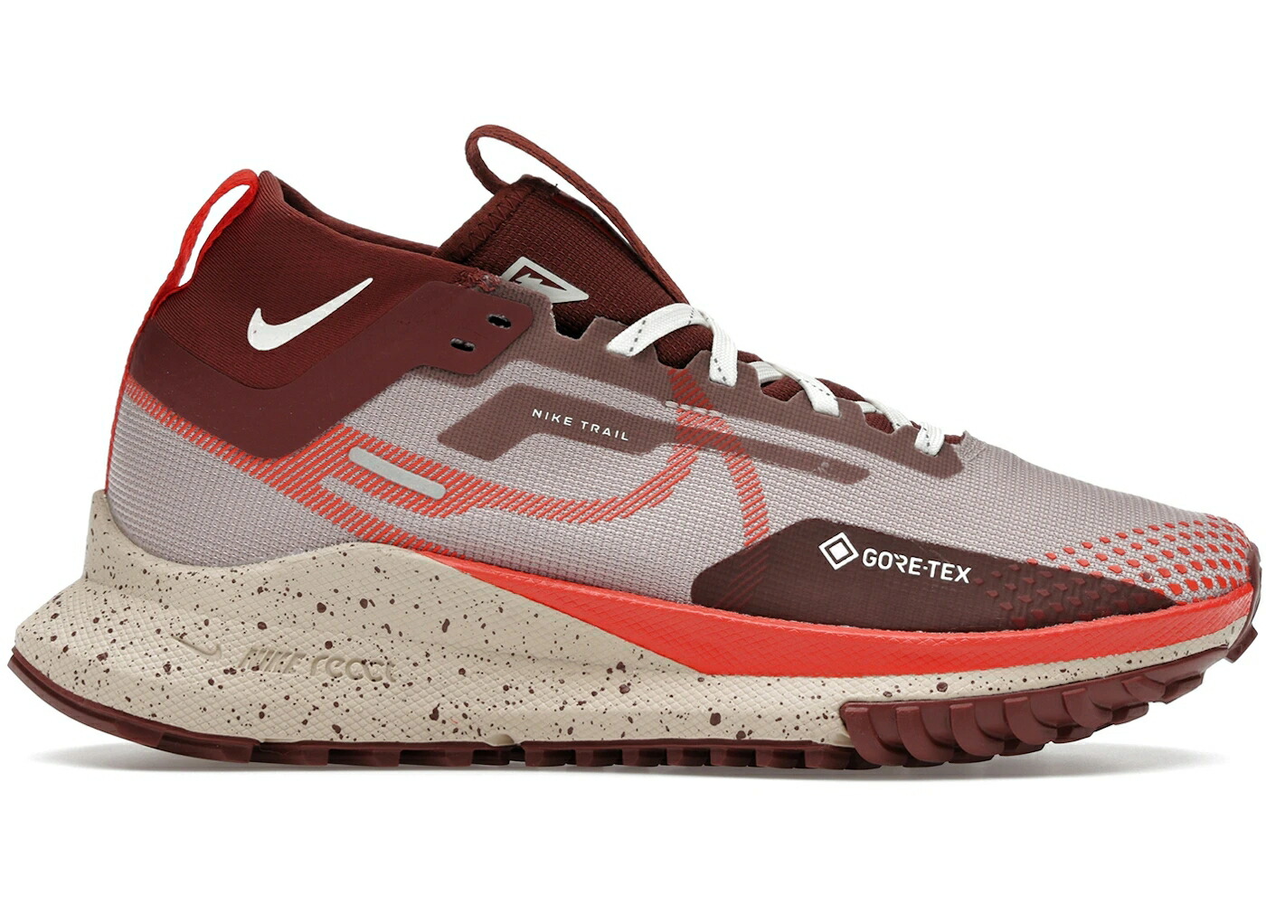 ナイキ リアクト ペガサス ゴアテックス ポニー 赤 レッド WOMEN'S スニーカー レディース NIKE REACT PEGASUS TRAIL 4 GORE-TEX DIFFUSED TAUPE DARK PONY SAIL PICANTE RED (WOMEN'S) / DIFFUSED TAUPE DARK PONY SAIL