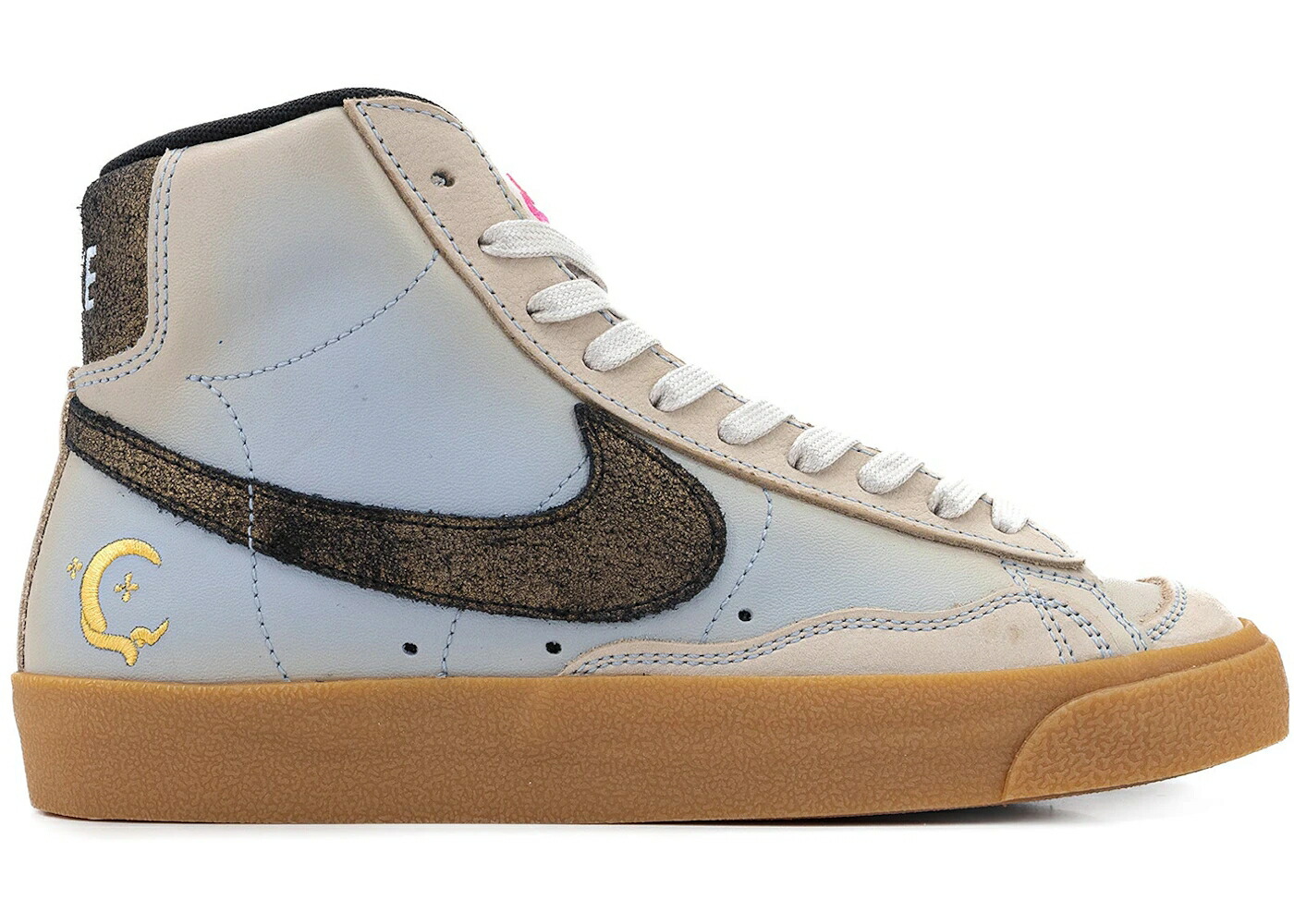 ナイキ ブレイザー ミッド 白色 ホワイト 黒色 ブラック ゴールド WOMEN'S スニーカー レディース NIKE BLAZER MID 77 PRM D A DE MUERTOS (WOMEN'S) / SUMMIT WHITE BLACK METALLIC GOLD