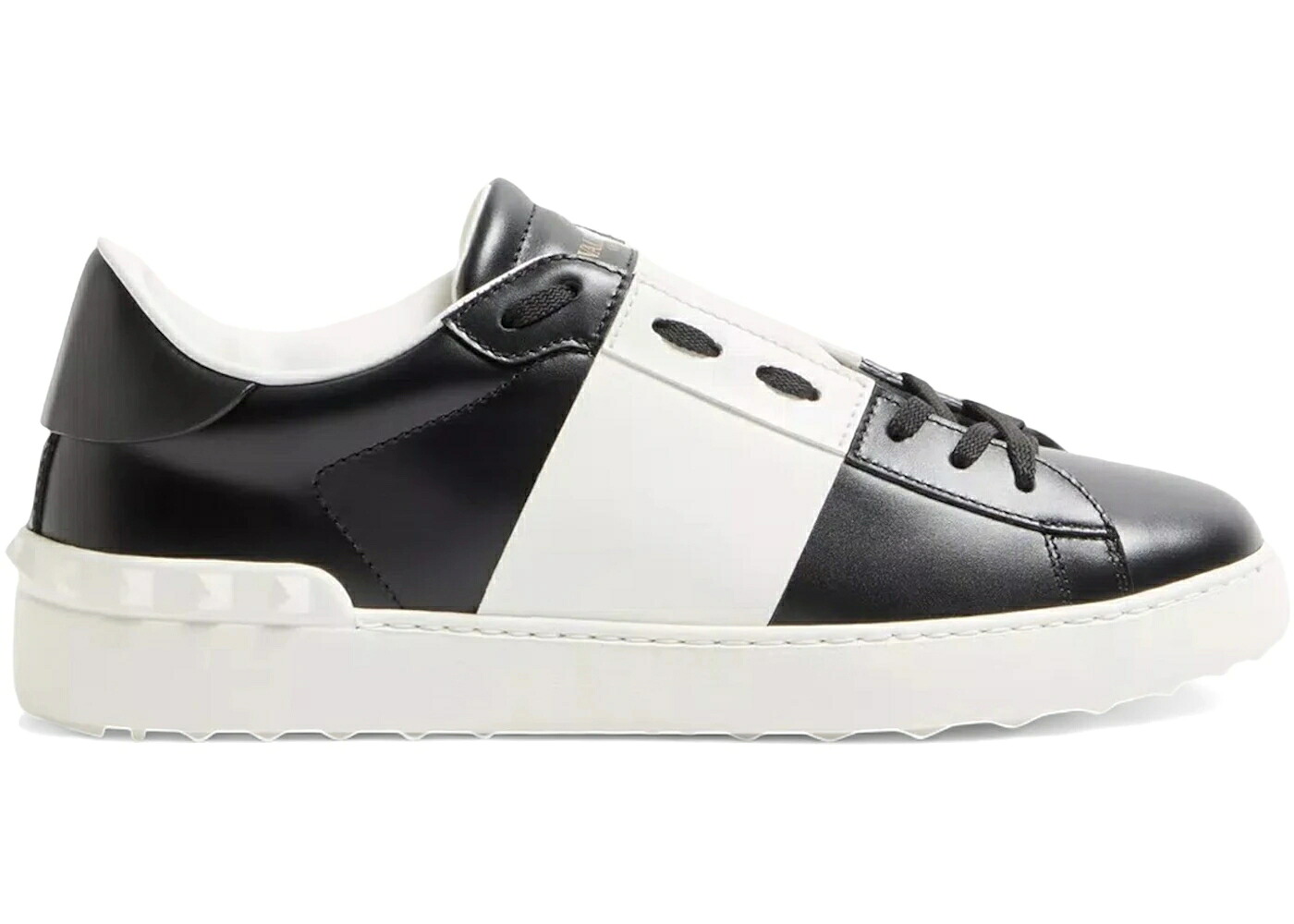 ヴァレンティノ 靴 スニーカー 黒色 ブラック 白色 ホワイト メンズ VALENTINO CALFSKIN OPEN SNEAKER BLACK WHITE ROCKSTUD / BLACK WHITE｜スニケス