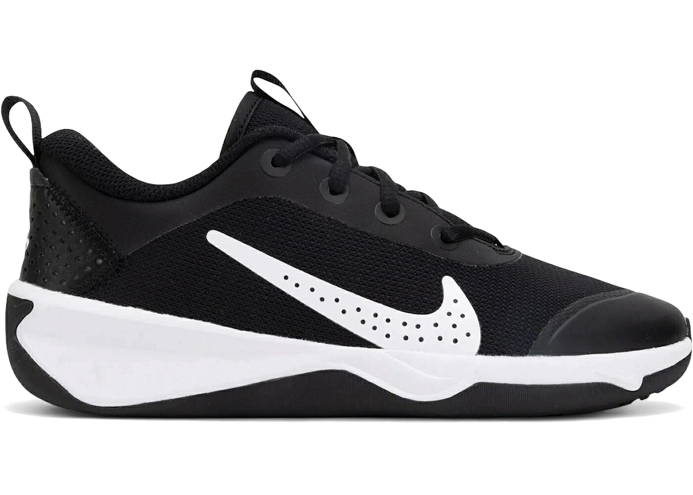 ナイキ 黒色 ブラック 白色 ホワイト ジュニア キッズ NIKE OMNI MULTI-COURT BLACK WHITE (GS) / BLACK WHITE ベビー マタニティ スニーカー｜スニケス