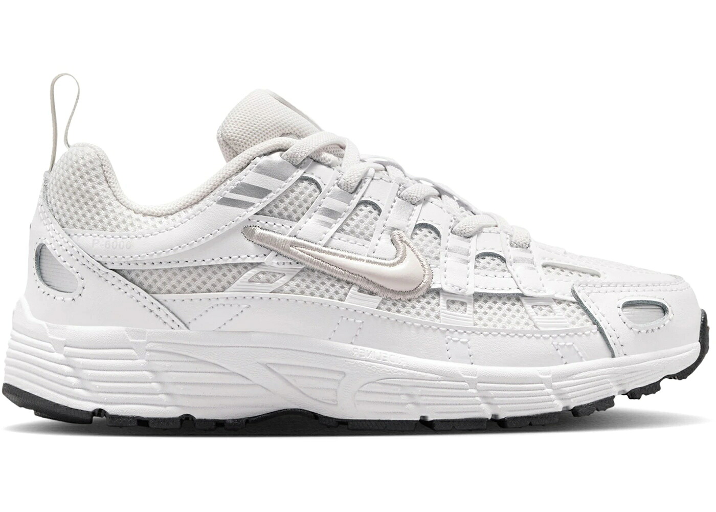 ナイキ プラチナム 白色 ホワイト 銀色 シルバー ジュニア キッズ NIKE P-6000 PLATINUM TINT WHITE SILVER (PS) / PLATINUM TINT WHITE METALLIC ベビー マタニティ スニーカー|スニケス