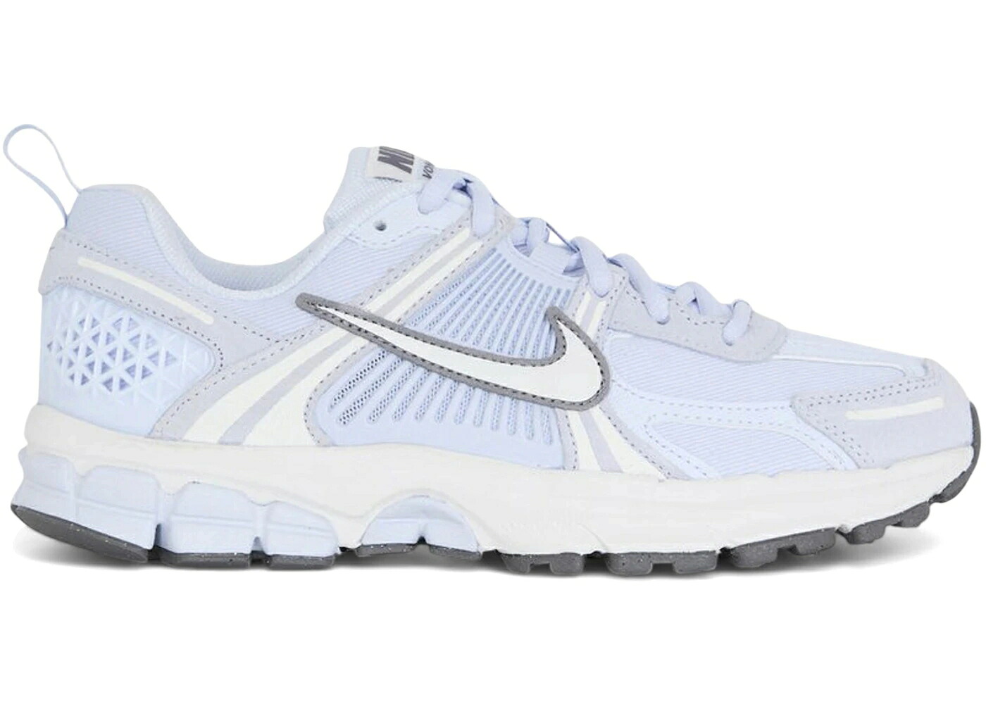 ナイキ 灰色 グレー ジュニア キッズ NIKE VOMERO 5 FOOTBALL GREY PENCIL POINT (GS) / FOOTBALL GREY PENCIL POINT ベビー マタニティ スニーカー｜スニケス