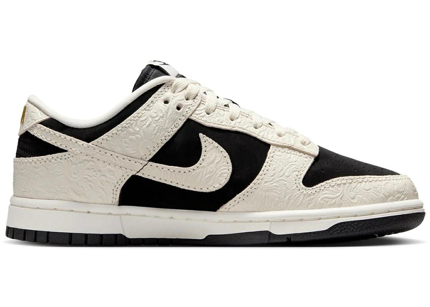 ナイキ ダンク 黒いこと 黒いこと ゴールド ダンクロー WOMEN\u0027S スニーカー レディース NIKE DUNK LOW EMBOSSED BLACK SAIL (WOMEN\u0027S) / BLACK SAIL METALLIC GOLD SAIL