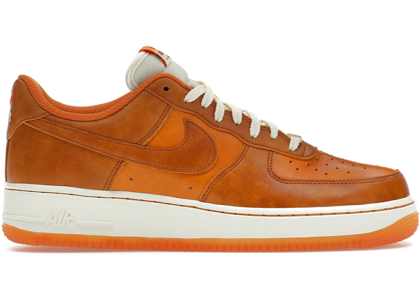 ナイキ エアフォース '07 スニーカー メンズ NIKE AIR FORCE 1 LOW LV8 SINCE 1982 / SUNSET CACAO WOW COCONUT MILK