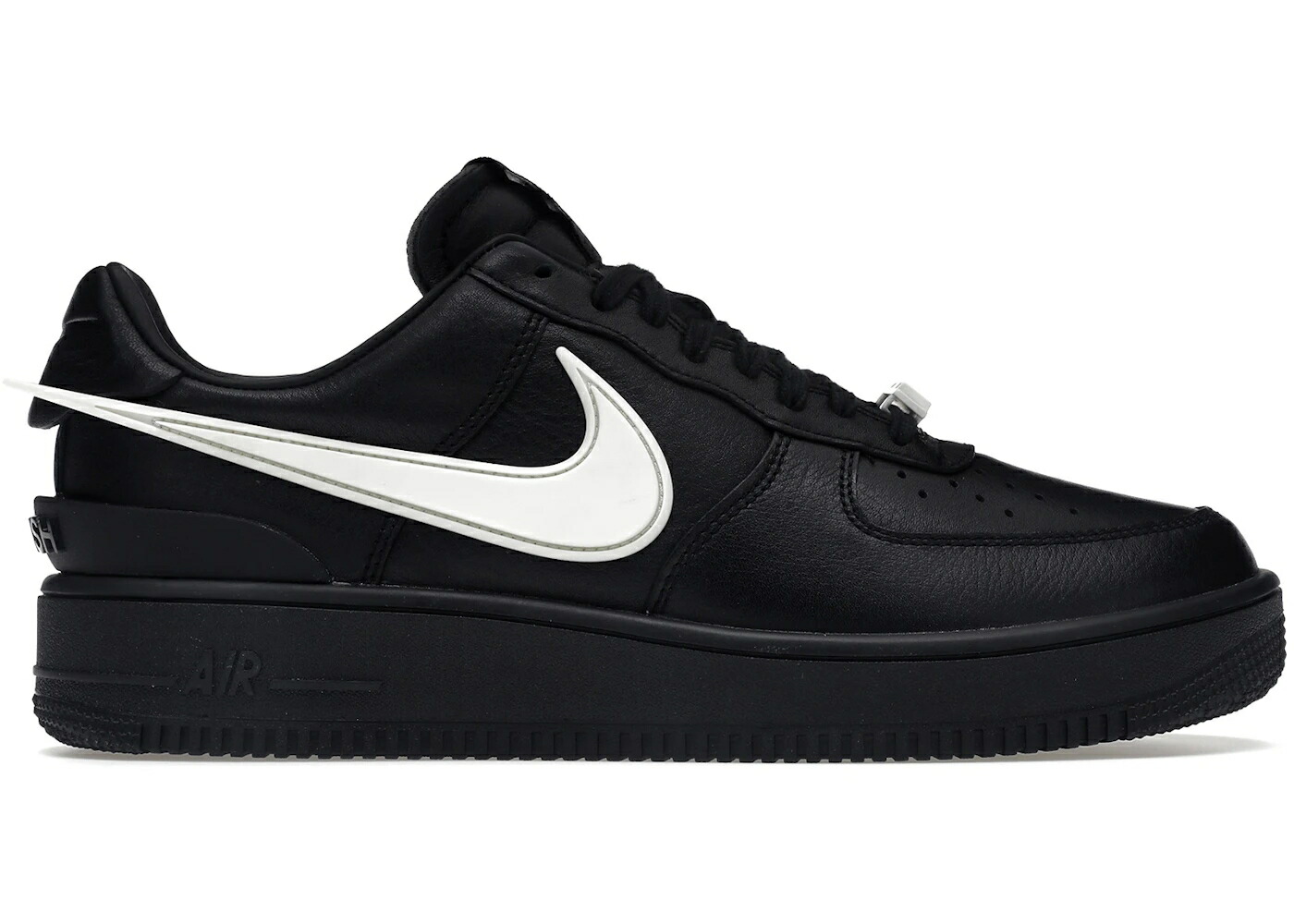 ナイキ 黒色 ブラック エアフォース スニーカー メンズ NIKE AIR FORCE 1 LOW SP AMBUSH BLACK / BLACK PHANTOM BLACK 93,390円