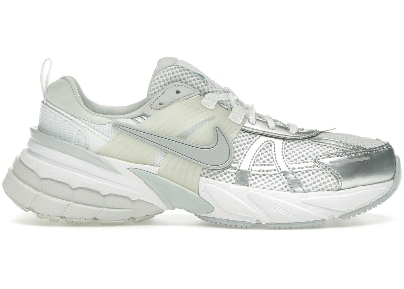 ナイキ 幽客 しろがね色 しろがね色 白いこと 白いこと WOMEN\u0027S スニーカー レディース NIKE V2K RUN METALLIC SILVER WHITE (WOMEN\u0027S) / METALLIC SILVER WHITE
