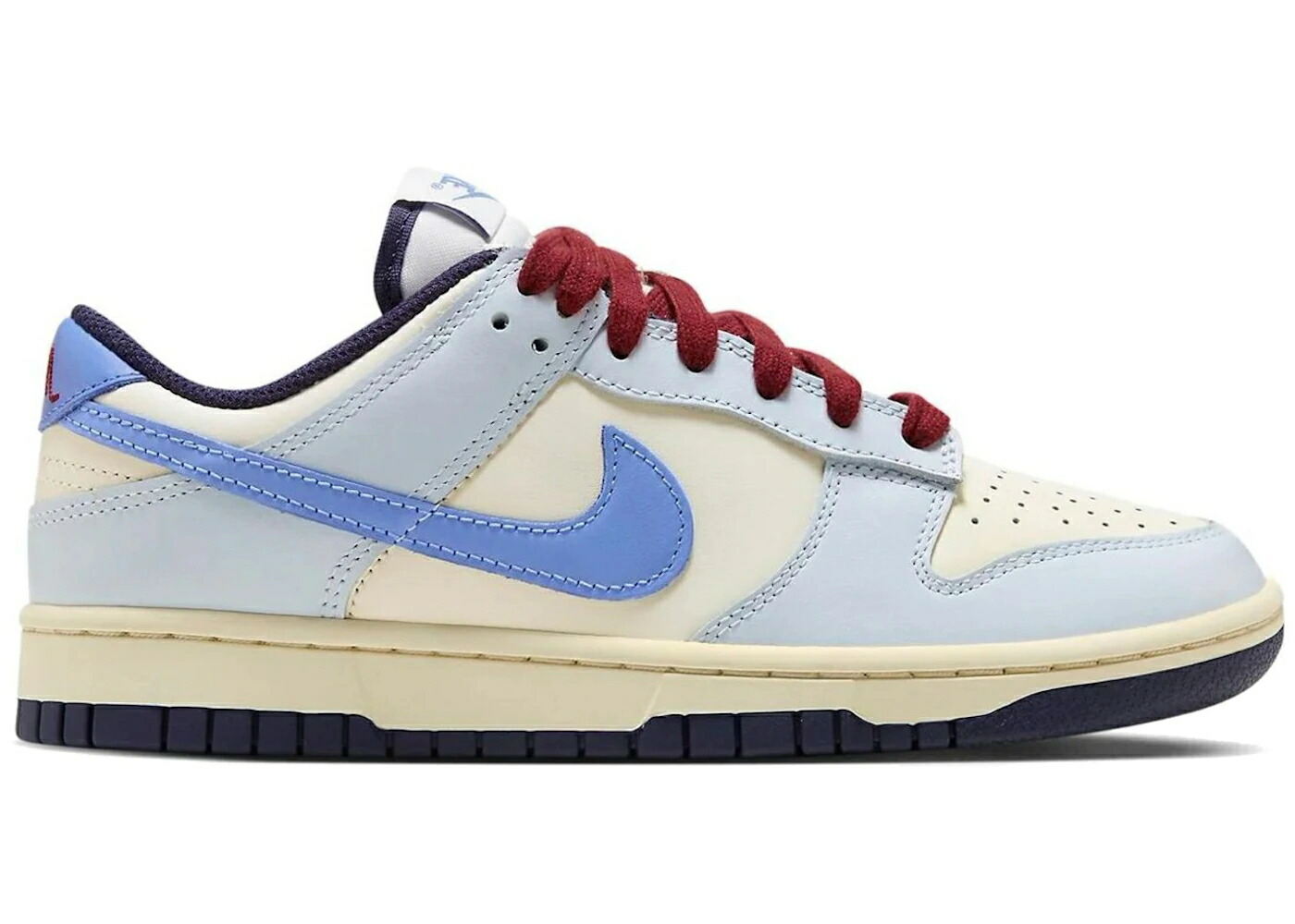 ナイキ ダンク 青み 青色 赤 赤いこと ダンクロー WOMEN\u0027S スニーカー レディース NIKE DUNK LOW FROM TO YOU (WOMEN\u0027S) / PALE VANILLA PHOTO BLUE GYM RED