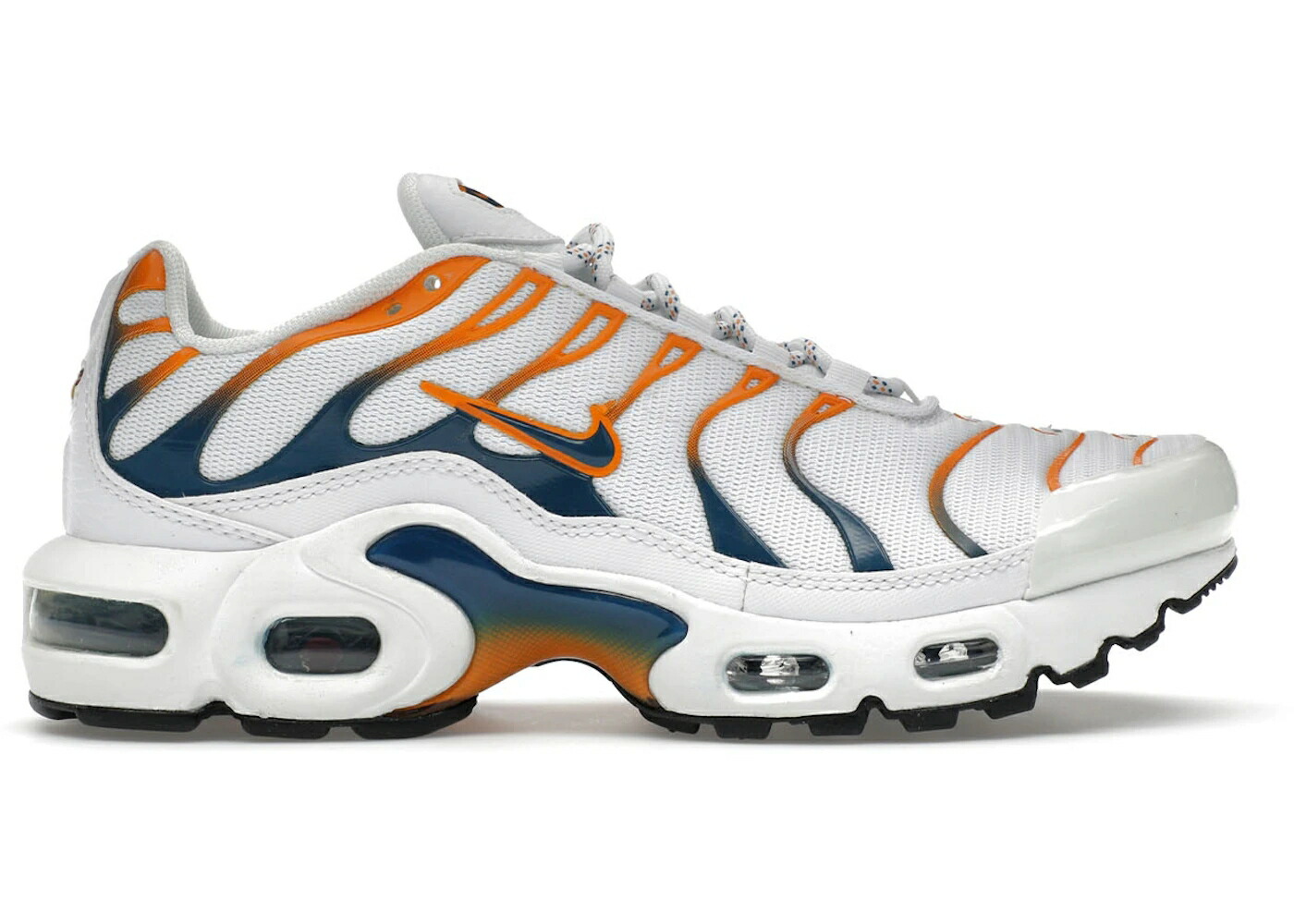 ナイキ マックス 白色 ホワイト 黒色 ブラック エアマックスプラス ジュニア キッズ NIKE AIR MAX PLUS HIKING WHITE KUMQUAT MARINA (GS) / WHITE KUMQUAT BLACK MARINAW ベビー マタニティ スニーカー