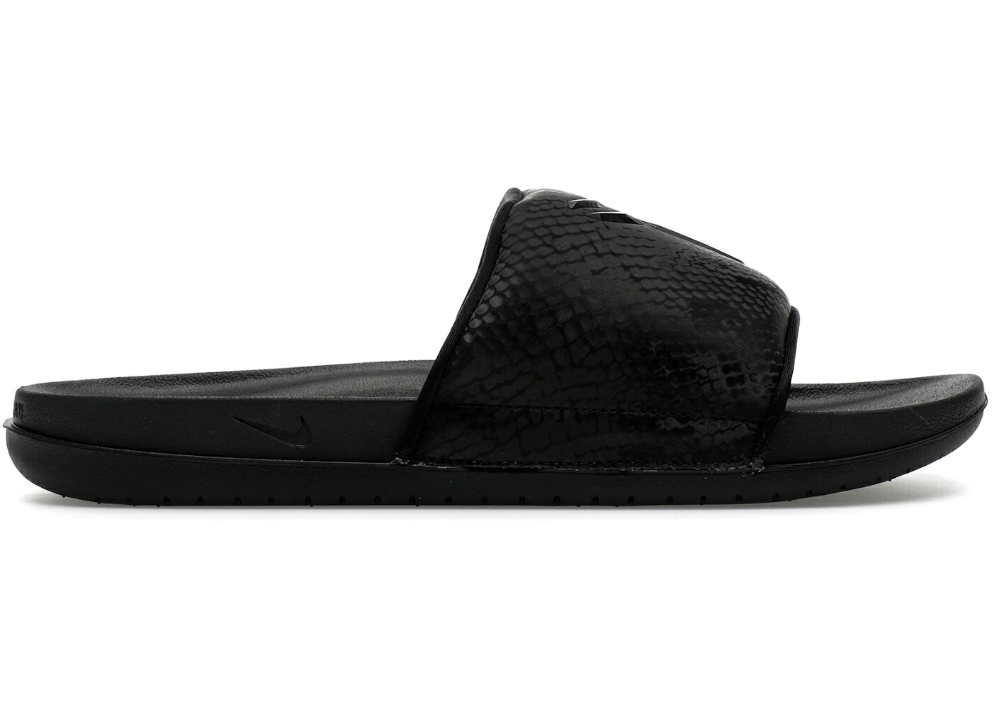 ナイキ コービー サンダル 黒色 ブラック スニーカー メンズ NIKE KOBE OFFCOURT SLIDE BLACK / BLACK BLACK