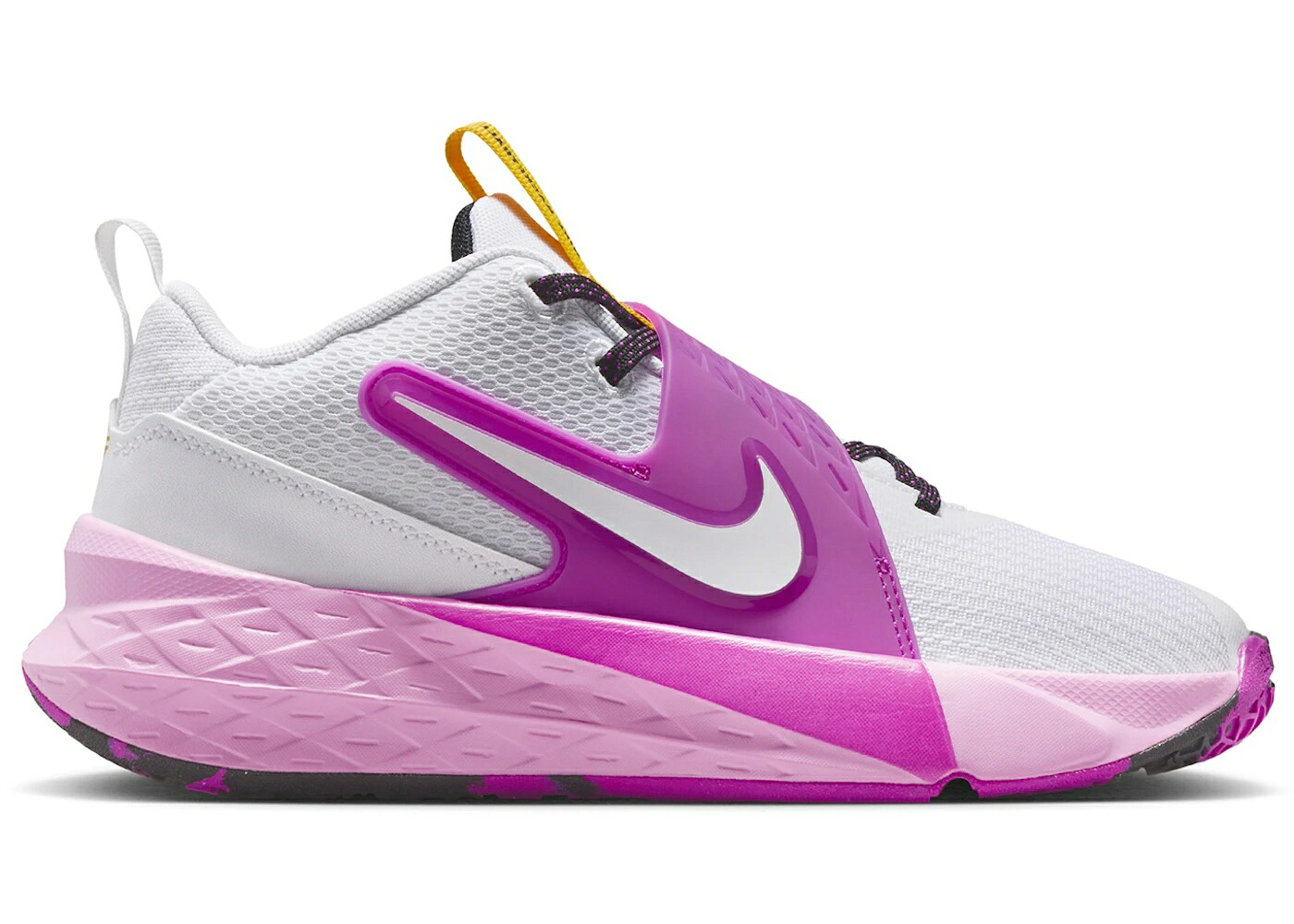 ナイキ チーム 白色 ホワイト ゴールド 紫 パープル ジュニア キッズ NIKE TEAM HUSTLE D 12 WHITE GOLD VIVID PURPLE (GS) / WHITE UNIVERSITY GOLD VIVID ベビー マタニティ スニーカー