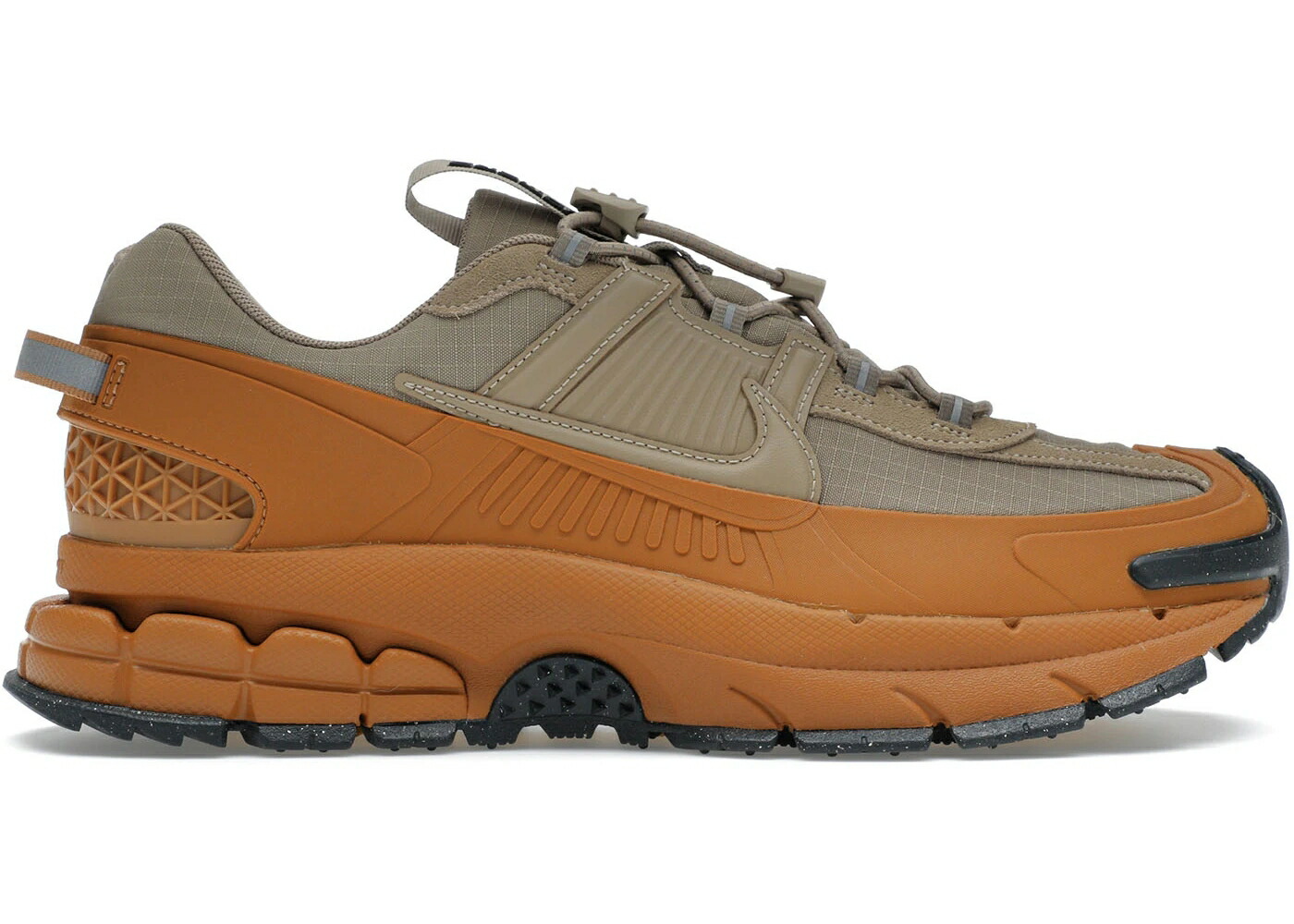 ナイキ 望遠レンズ ゴールド WOMEN\u0027S スニーカー レディース NIKE ZOOM VOMERO 5 ROAM FLAX (WOMEN\u0027S) / FLAX ANTHRACITE UNIVERSITY GOLD