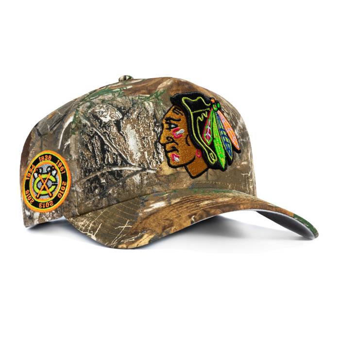 【★百貨店SALE★6/11真夜中2時迄】ニュー内鰓 New Era 【 9Fifty A-Frame Neon Realtree Chicago Blackhawks 6X Champions Patch Pre-Curved Snapback Hat Men Real Tree Camo 】 風の強い町 黒いことホークス Snapback スナップバック 御徒面子 メンズ レアル 合鴨柄