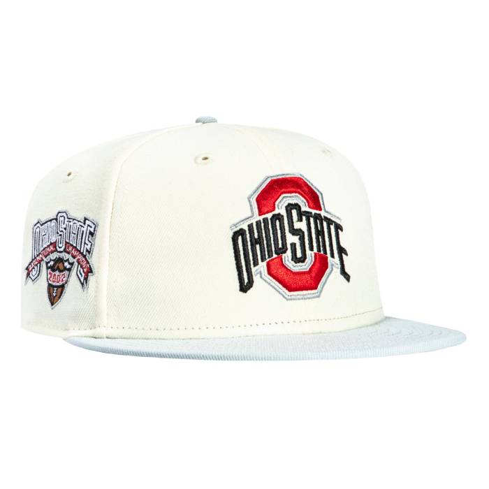 ニュー内鰓 New Era 【 59Fifty Ohio State Buckeyes 2002 National Champions Patch Hat Men White / Grey 】 トチノキの州 State 滑るゲーム盤 バックアイズ メンズ 白いこと 白いこと 薄墨色 薄墨色