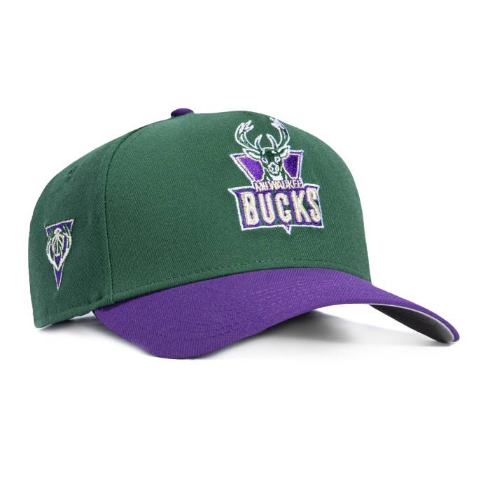 ニュー内鰓 New Era 【 9Forty A-Frame Milwaukee Bucks Logo Patch 1993 Snapback Hat Men Green / Purple 】 ミルウォーキー バックス ロゴタイプ Snapback スナップバック 御徒面子 メンズ green 緑・緑であること Purple 紫・パープル