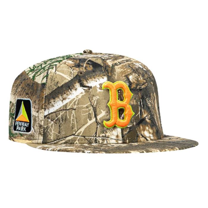 【★百貨店SALE★6/11真夜中2時迄】ニュー内鰓 New Era 【 59Fifty Neon Realtree Boston Red Sox Fenway Park Patch Hat Men Real Tree Camo 】 豆の町 Red 赤・赤いこと 運動場 メンズ レアル 合鴨柄