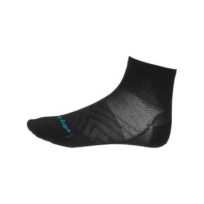 Darn Tough 【 Womens Run 1/4 Ultralightweight Socks Women Black 】 レディース ラン ソックス・靴下 レディース 黒色 ブラック