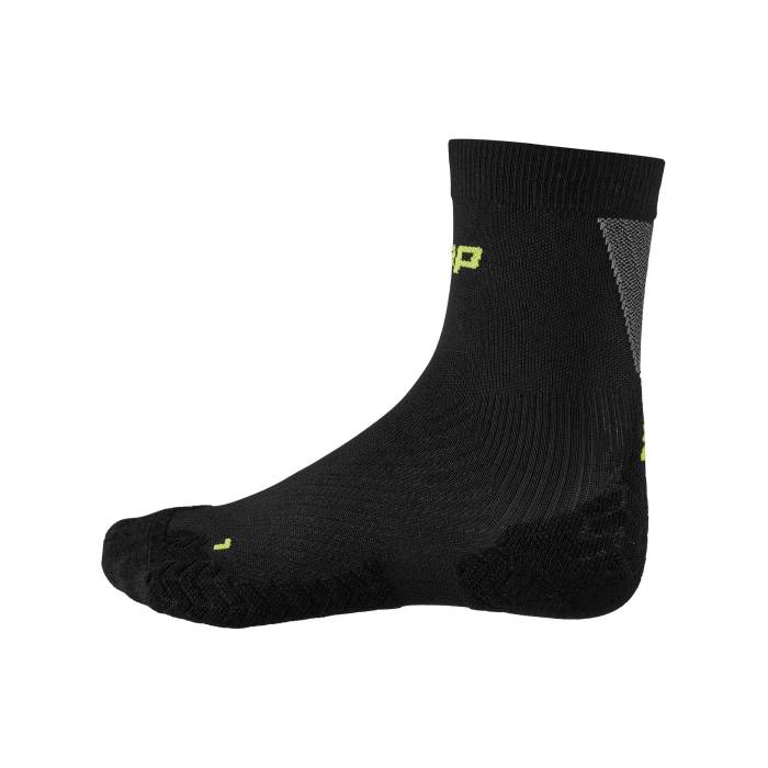 シーイーピー Cep 【 Run Ultralight Compression Mid Cut Socks 4.0 Unisex Black 】 ラン コンプレッション ミッド ソックス・靴下 ユニセックス 黒色 ブラック