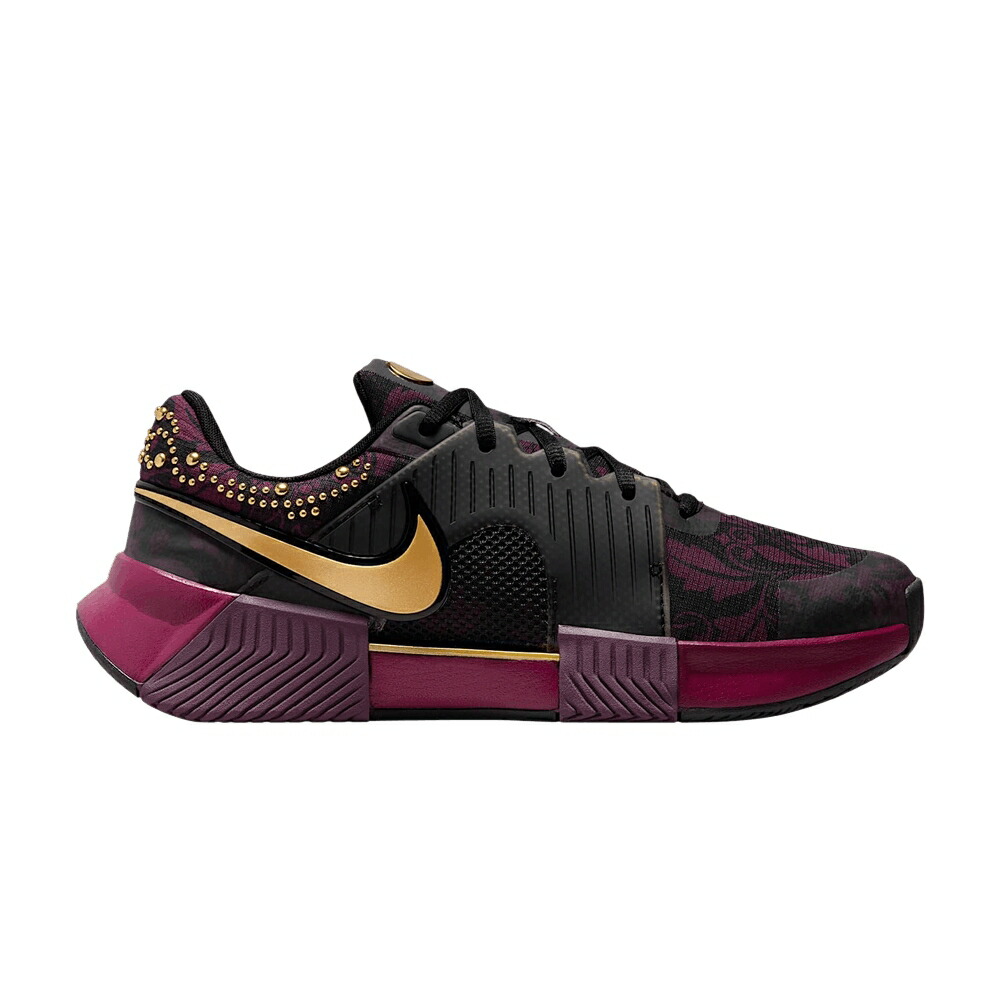 ナイキ 黒色 ブラック ゴールド BORDEAUX GOLD スニーカー レディース NIKE NAOMI OSAKA X WMNS GP CHALLENGE 1 BORDEAUX/BLACK/METALLIC / BORDEAUX BLACK METALLIC GOLD
