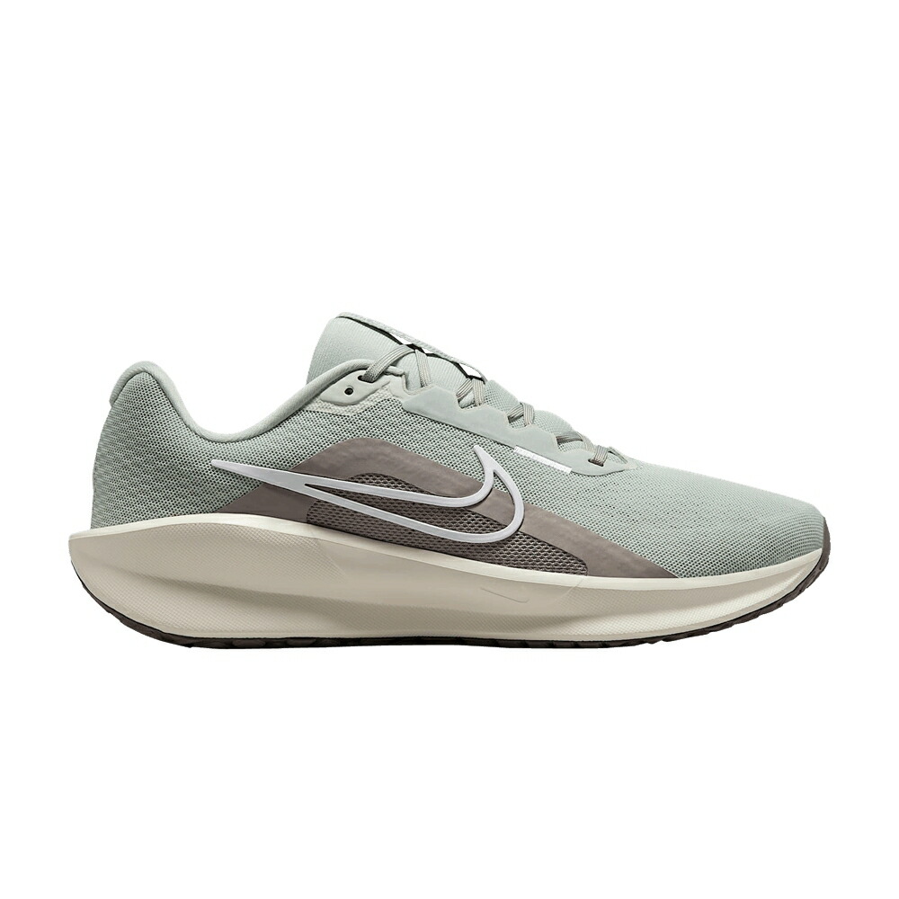 ナイキ サーティーン 銀色 シルバー カレッジ 灰色 グレー LIGHT SILVER スニーカー メンズ NIKE DOWNSHIFTER 13 / LIGHT SILVER COLLEGE GREY SAIL