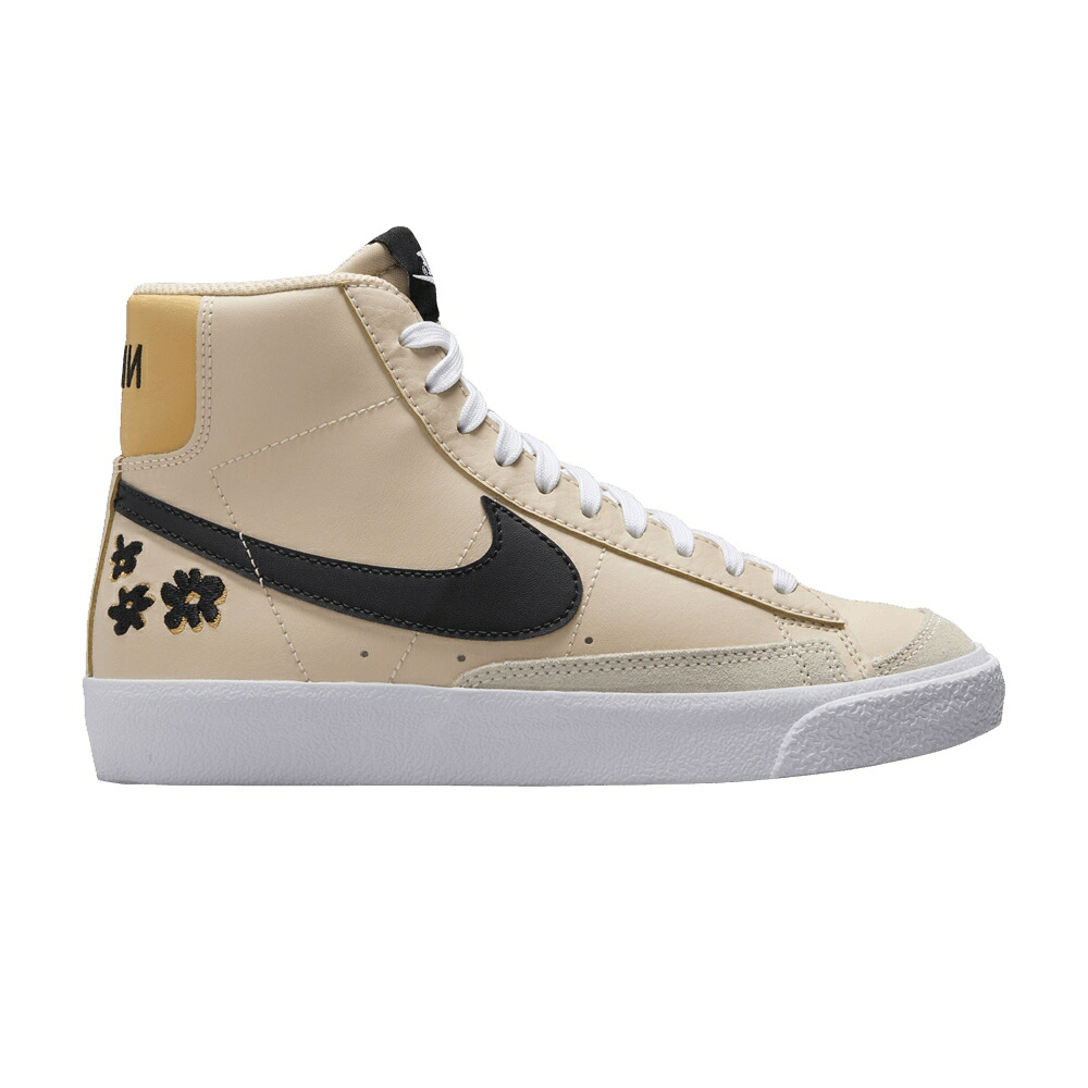 ナイキ ブレイザー ミッド 白色 ホワイト 黒色 ブラック '77 'EMBROIDERED FLORAL' ジュニア キッズ NIKE BLAZER MID GS / SANDDRIFT TWINE WHITE BLACK ベビー マタニティ スニーカー｜スニケス