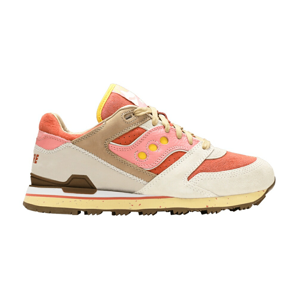 サッカニー ピンク 'BACON & EGGS' スニーカー メンズ SAUCONY FEATURE X COURAGEOUS / TAN PINK