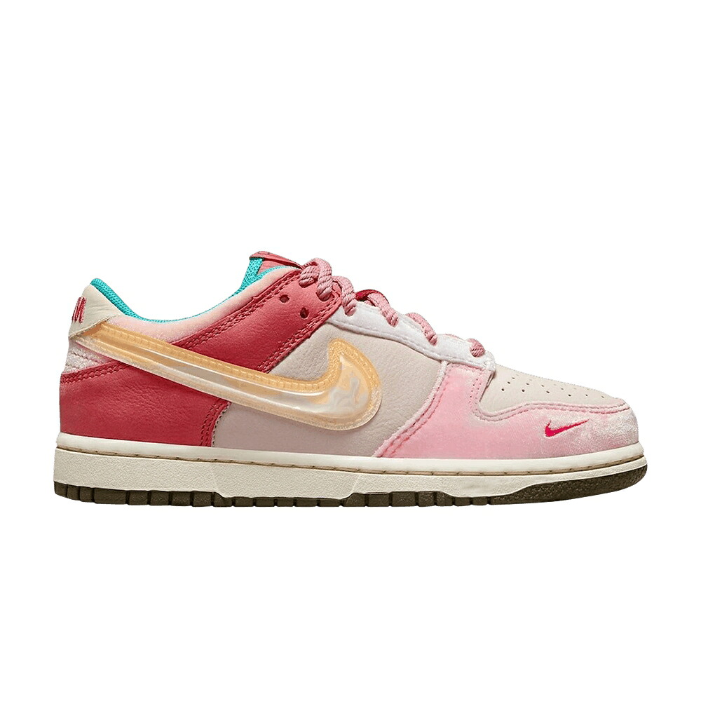 ナイキ ダンク さくら色 ダンクロー \u0027STRAWBERRY MILK\u0027 お坊っちゃん キッズ NIKE SOCIAL STATUS X DUNK LOW なおなお書き / LIGHT SOFT PINK COCONUT MILK もの言う花 マタニティ スニーカー