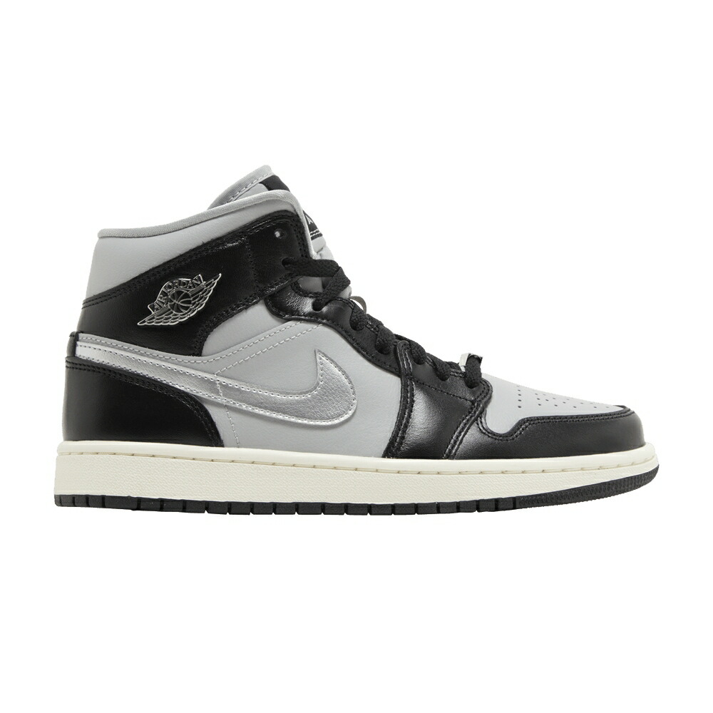ナイキ ミッド 黒色 ブラック 銀色 シルバー エアジョーダン BLACK CHROME スニーカー レディース AIR JORDAN WMNS AIR JORDAN 1 MID SE / BLACK METALLIC SILVER LIGHT