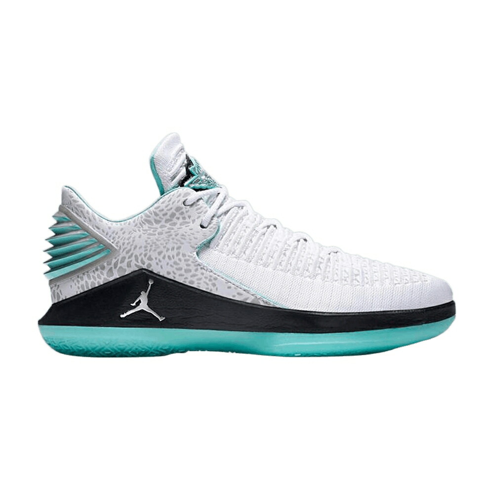 ナイキ 黒色 ブラック 銀色 シルバー エアジョーダン GUO AILUN スニーカー メンズ AIR JORDAN AIR JORDAN 32 LOW PE / BLACK METALLIC SILVER MULTICOLOR