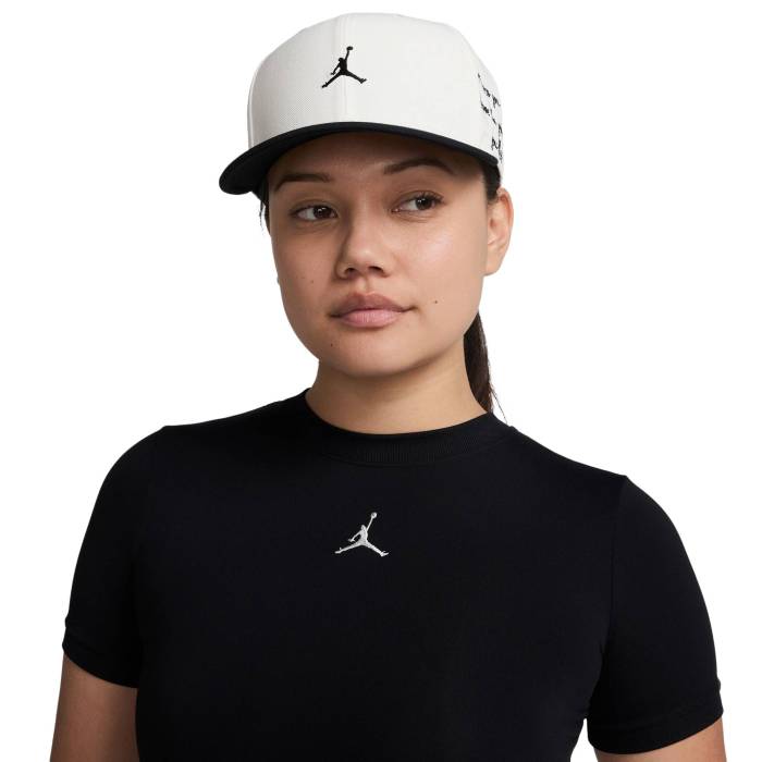 ナイキ ジョーダン Jordan 【 Brooklyn Pro Cap - Adult Adult White/Black/White 】 ブルックリン プロ キャップ 帽子 ユニセックス 白色 ホワイト 黒色 ブラック｜スニケス