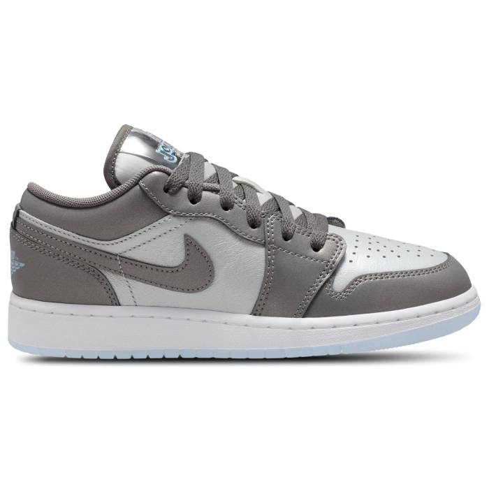ナイキ ジョーダン Jordan 【 Air  1 Low Se Uni - Boys\u0027 Grade School Boys\u0027 Grade School Gray/Silver 】 お坊っちゃん キッズ gray 薄墨色・薄墨色・薄墨色 Silver しろがね色・しろがね色