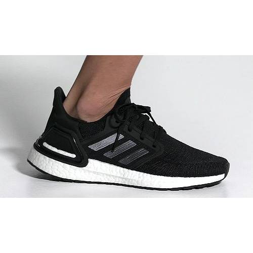all black adidas running shoes
