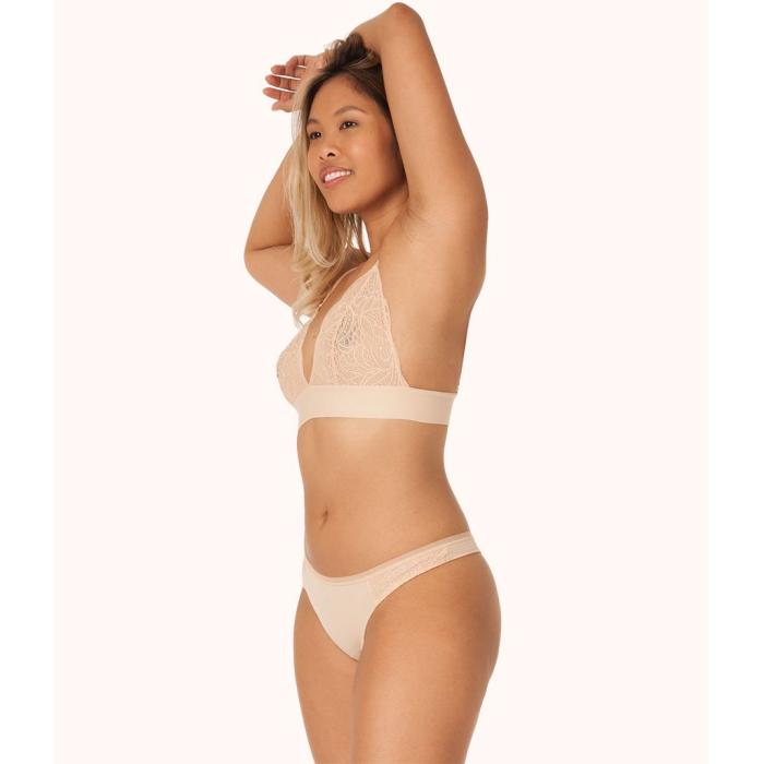 Wearlively 【 The Palm Lace Thong: Toasted Almond Women 】 インナー 下着 ナイトウェア レディース インナー 下着 ランジェリー ショーツ Tバック Gストリング レディース