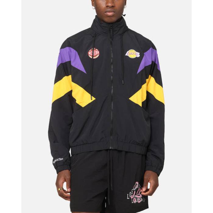 ミッチェル&ネス Mitchell & Ness 【 Los Angeles Lakers Spray Jacket Llow Mens Black/Purple/Ye 】 Lakers レイカーズ Jacket ジャケット メンズ 黒色 ブラック Purple 紫・パープル