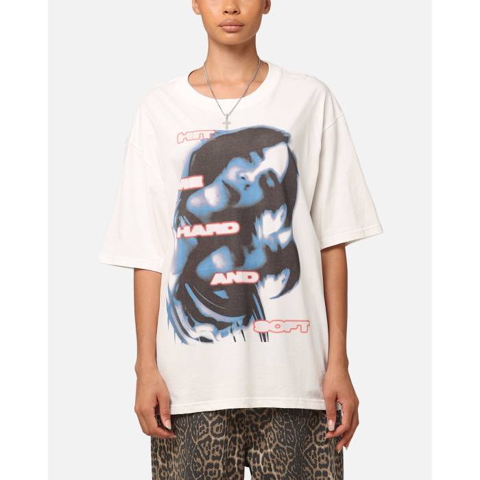 Billie Eilish 【 Hit Me Hard And Soft Organic Cotton T-Shirt Womens White 】 Tシャツ レディース 白色 ホワイト