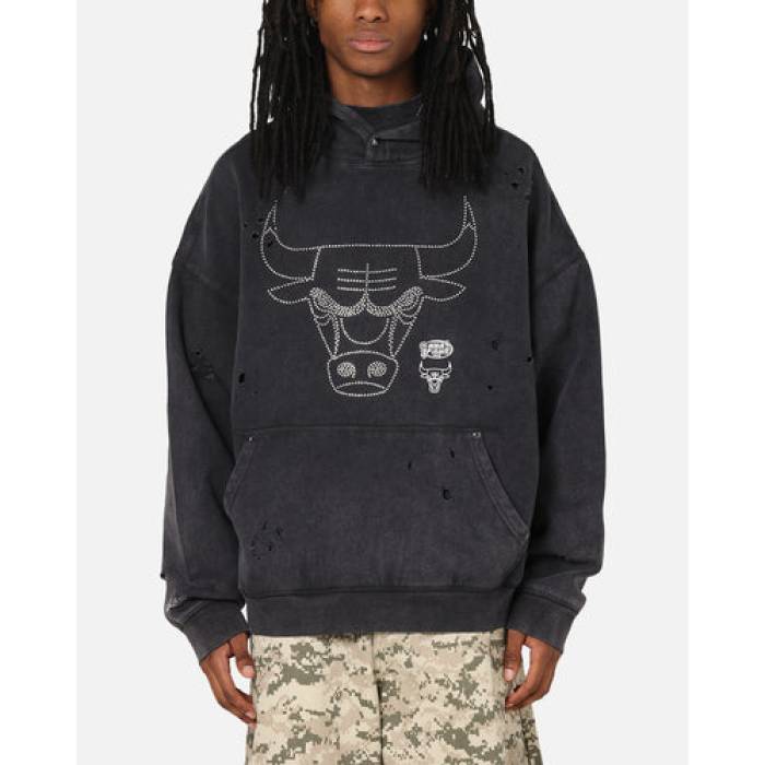 ミッチェル\u0026ネス Mitchell \u0026 Ness 【 Chicago Bulls Distressed Rhinestone Logo Hoodie Mens Faded Black 】 風の強い町 ブルズ ロゴタイプ フーディー パーカー メンズ 黒いこと 黒いこと