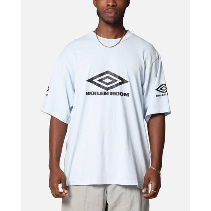 Boiler Room 【 X Umbro Washed T-Shirt Mens Blue 】 アンブロ プルオーバー メンズ 青み 青色
