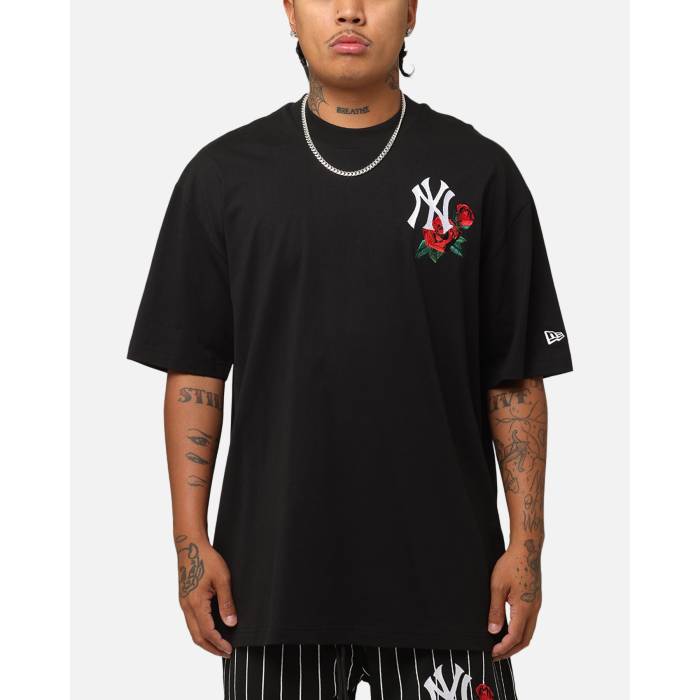 ニュー内鰓 New Era 【 New York Yankees Rose Oversized T-Shirt Mens Black 】 ヤンキース Rose サクラ色 プルオーバー メンズ 黒いこと 黒いこと