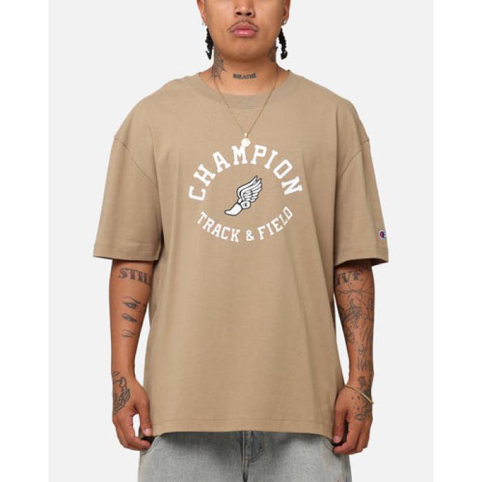 チャンピオン Champion 【 Heritage Collegiate Track And Field T-Shirt Ki Mens Whole Wheat Kha 】 トラック Field フィールド Tシャツ メンズ ウィート 10,804円