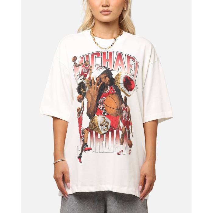 ナイキ ジョーダン Jordan 【 Jumpman Flight Essentials Graphic Oversized T-Shirt Womens Sail 】 Jumpman 飛び降りるマン Flight 飛行 グラフィック プルオーバー レディース