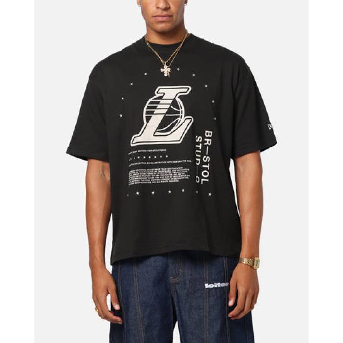 ニューエラ New Era 【 X Bristol Studio Los Angeles Lakers 'Teams Edition' T-Shirt Mens Black 】 ブリストル スタジオ Lakers レイカーズ Tシャツ メンズ 黒色 ブラック 22,496円