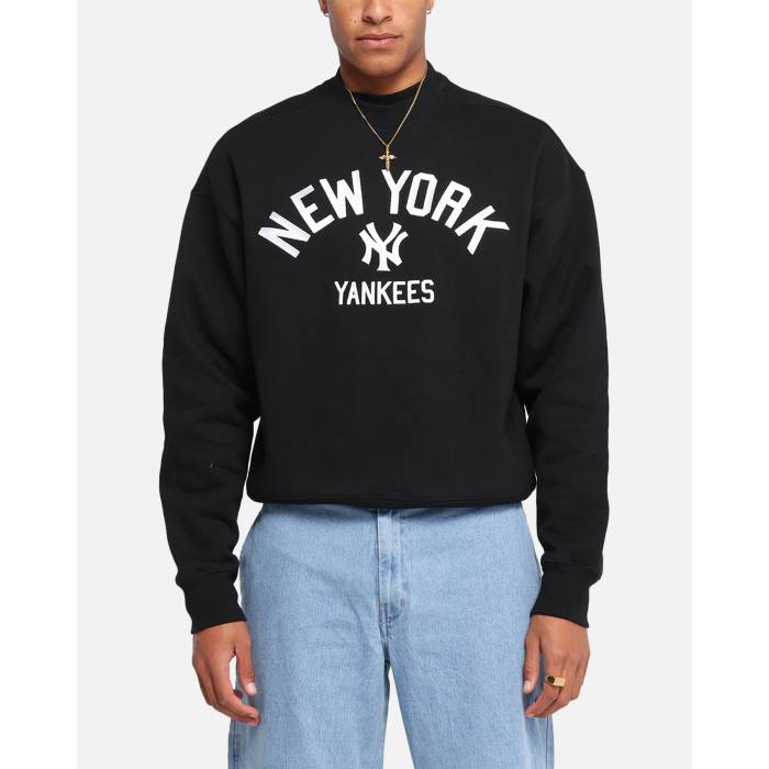 Majestic Athletic 【 New York Yankees Arch Boxy Crewneck Mens Black 】 ヤンキース メンズ 黒色 ブラック