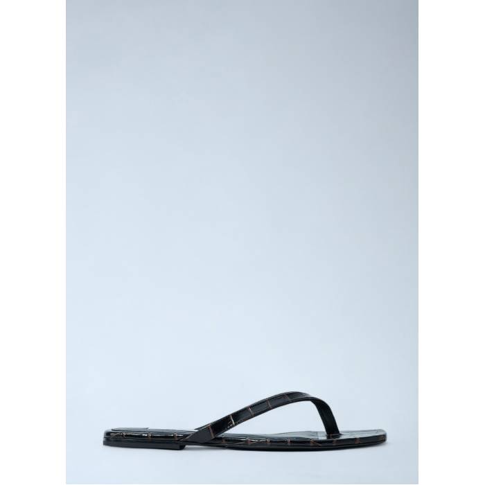 Toteme 【 Croco-Embossed Flip Flops Women Brn 】 レディース