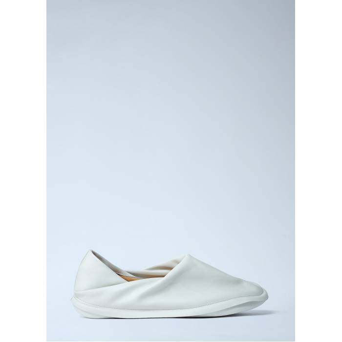 Camper X Issey Miyake 【 Peu Form Shoes Men Wht 】 シューズ 運動靴 メンズ