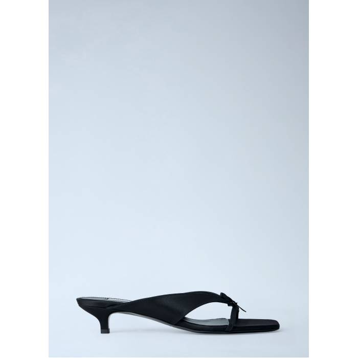 Toteme 【 Bow Satin Sandals Women Blk 】 繻子 サンダル レディース